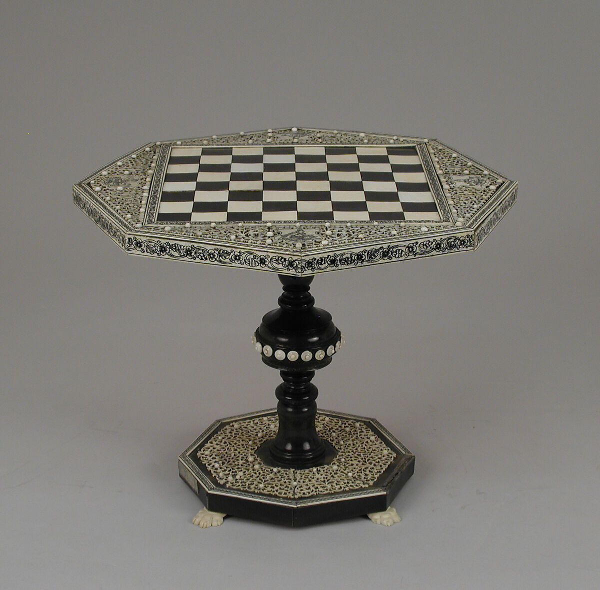Miniature pedestal table with inlaid chessboard, Ivory, horn, wood, Indian 