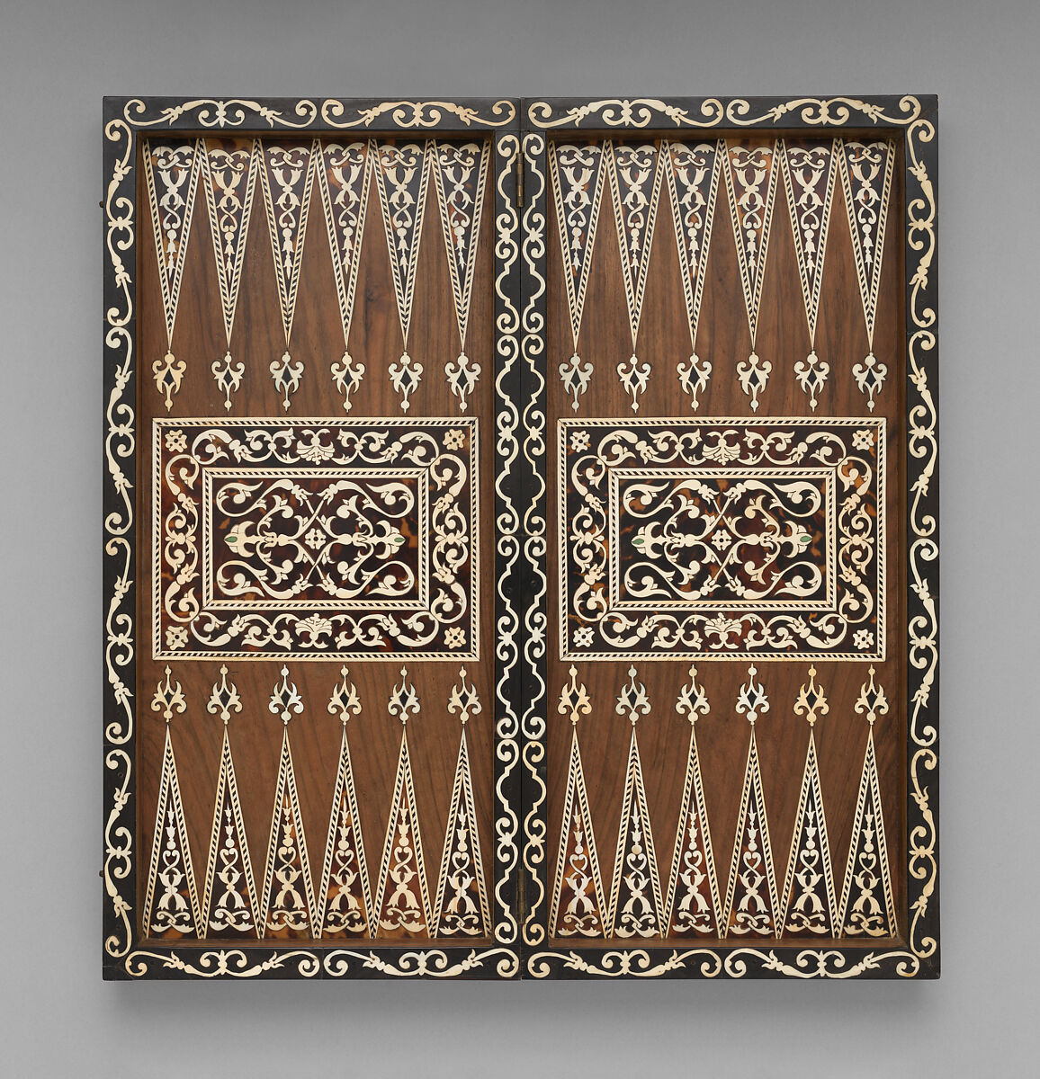 Box-board for chess and backgammon, Tortoiseshell, ivory, wood, Indo-Portuguese, Goa