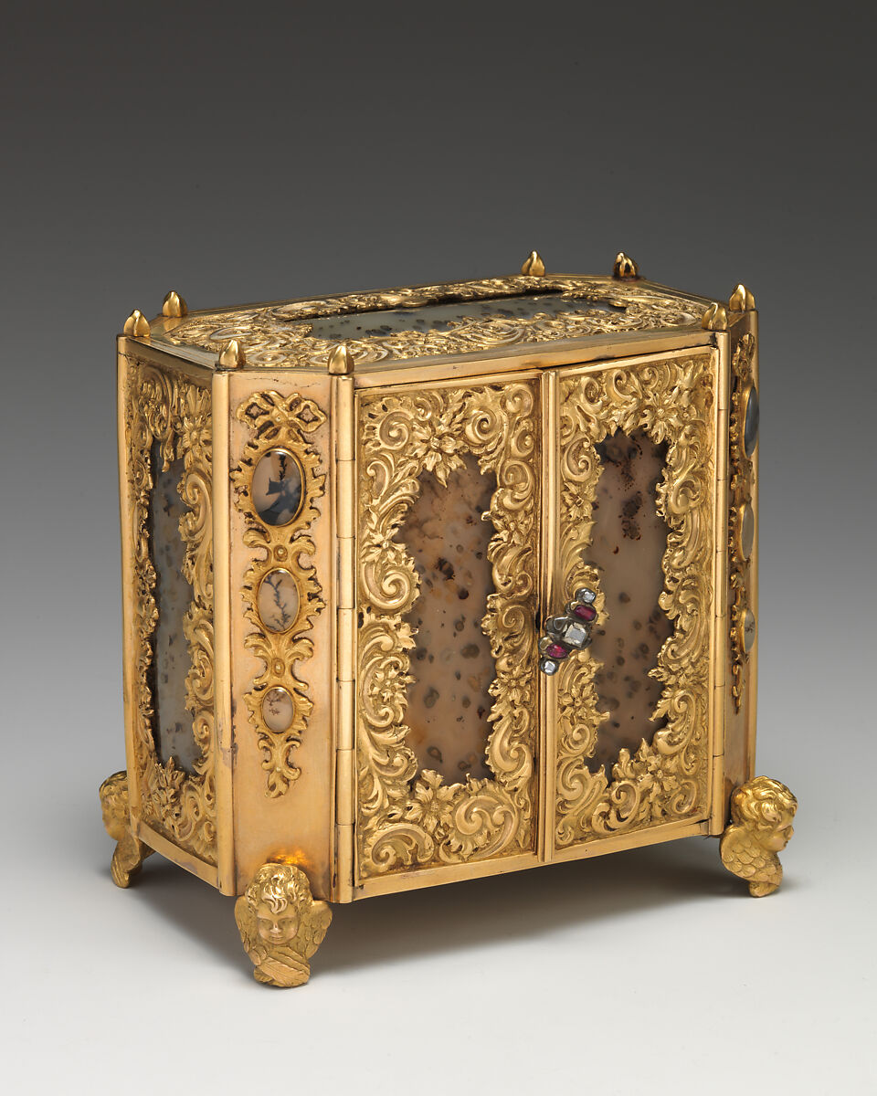 Miniature cabinet, Gold, agate, lacquer, British with Japanese decoration 