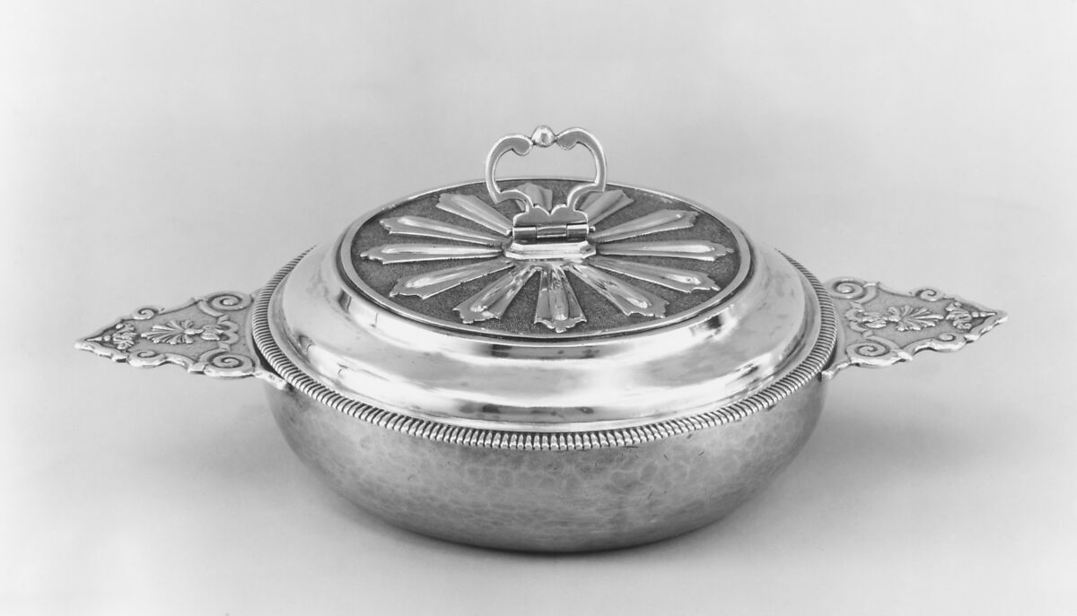 Bowl with cover (Écuelle), possibly Nicolas II Fauveau the Elder (active ca. 1672–1724), Silver, French, possibly Bordeaux 