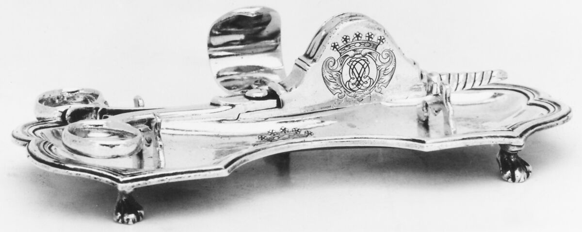 Snuffers and tray, Gabriel Tillet (1677–1757, master 1703, retired 1756), Silver, French, Bordeaux 