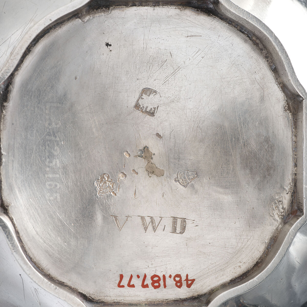 Teapot, Jean-Martin Winoc Du Moulin (1727–1766, master ca. 1750), Silver, wood, French, Bergues (Lille Mint)