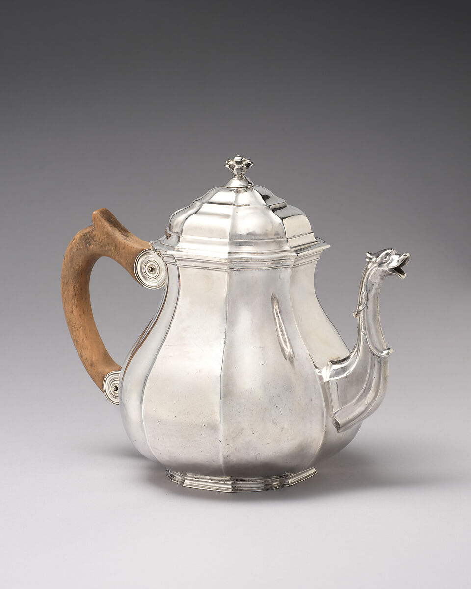 Teapot, Jean-Martin Winoc Du Moulin (1727–1766, master ca. 1750), Silver, wood, French, Bergues (Lille Mint)
