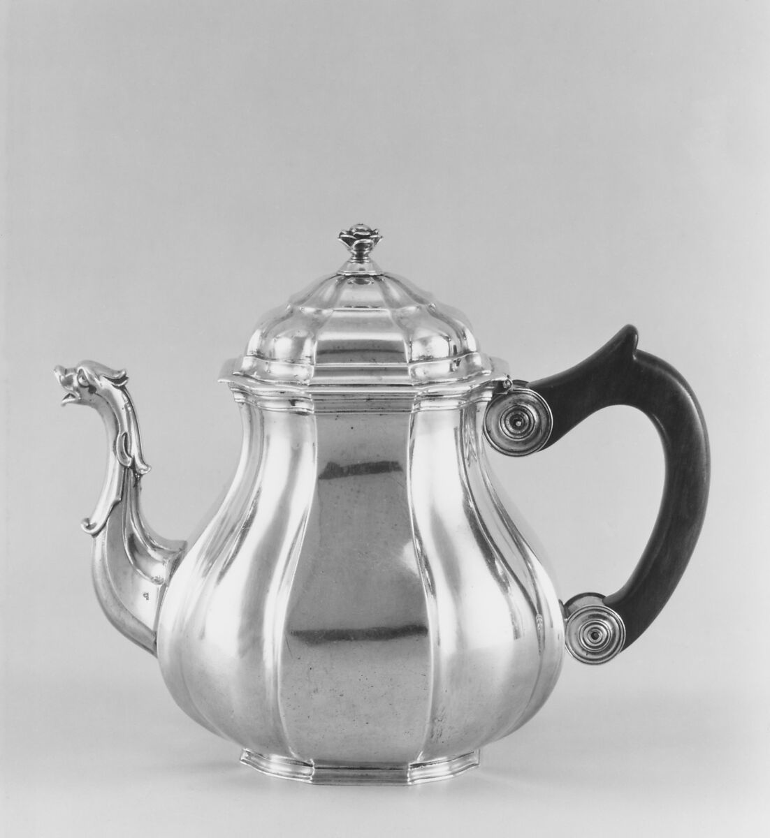 Teapot, Jean-Martin Winoc Du Moulin (1727–1766, master ca. 1750), Silver, wood, French, Bergues (Lille Mint)