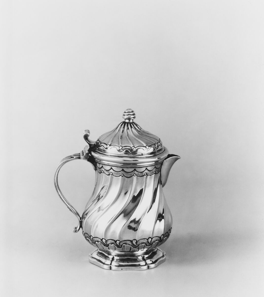 Mustard pot, Ennemond Ruynat (French, Grenoble 1715–1778, master 1741), Silver, French, Grenoble