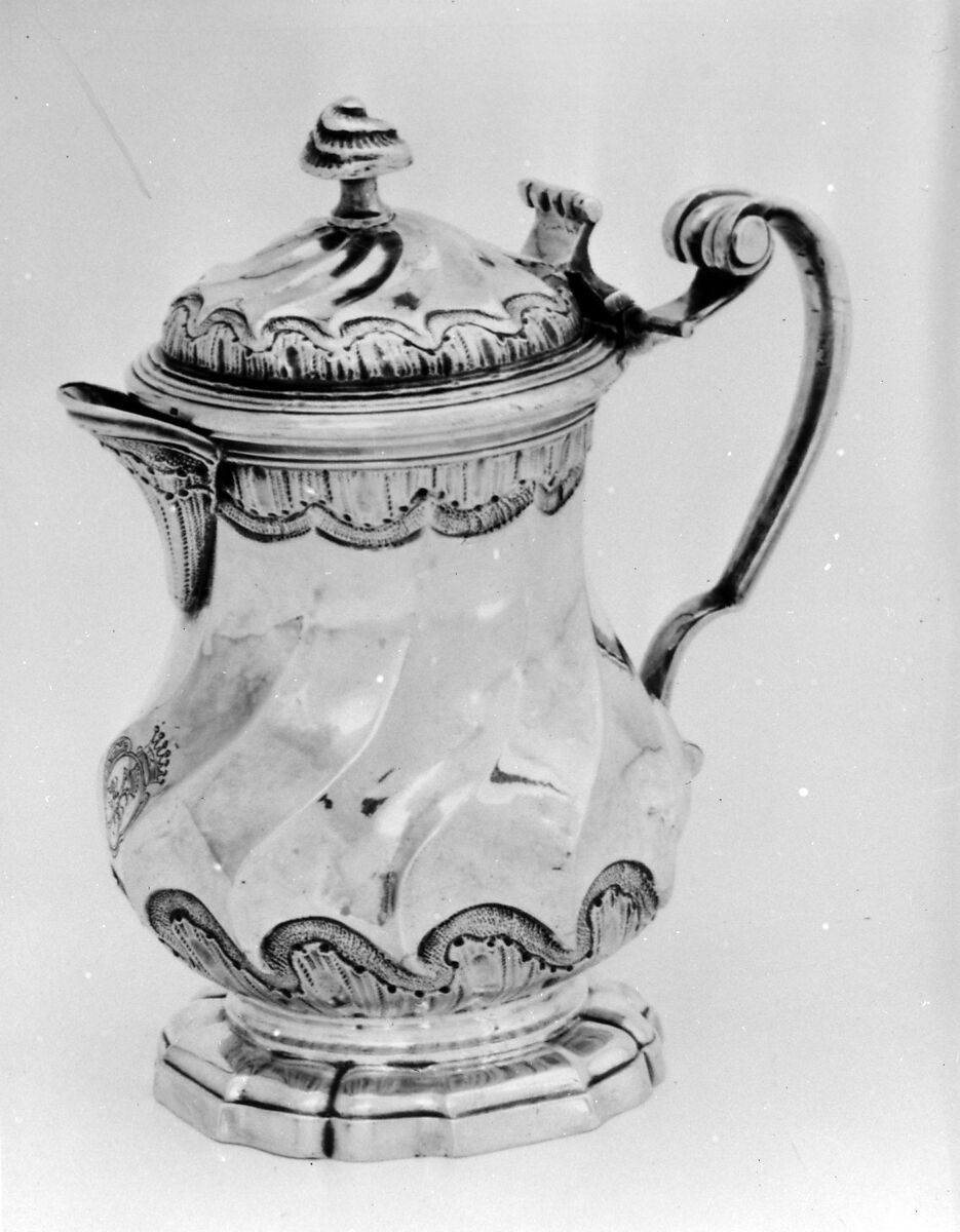 Mustard pot, Maker: possibly Louis-Gaspard Thévenot (born 1705, master 1735, recorded 1768), Silver, French, Paris