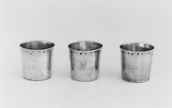Set of three liqueur cups
