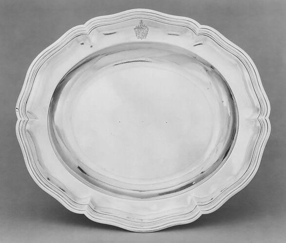 Platter (one of a set, of graduated sizes)