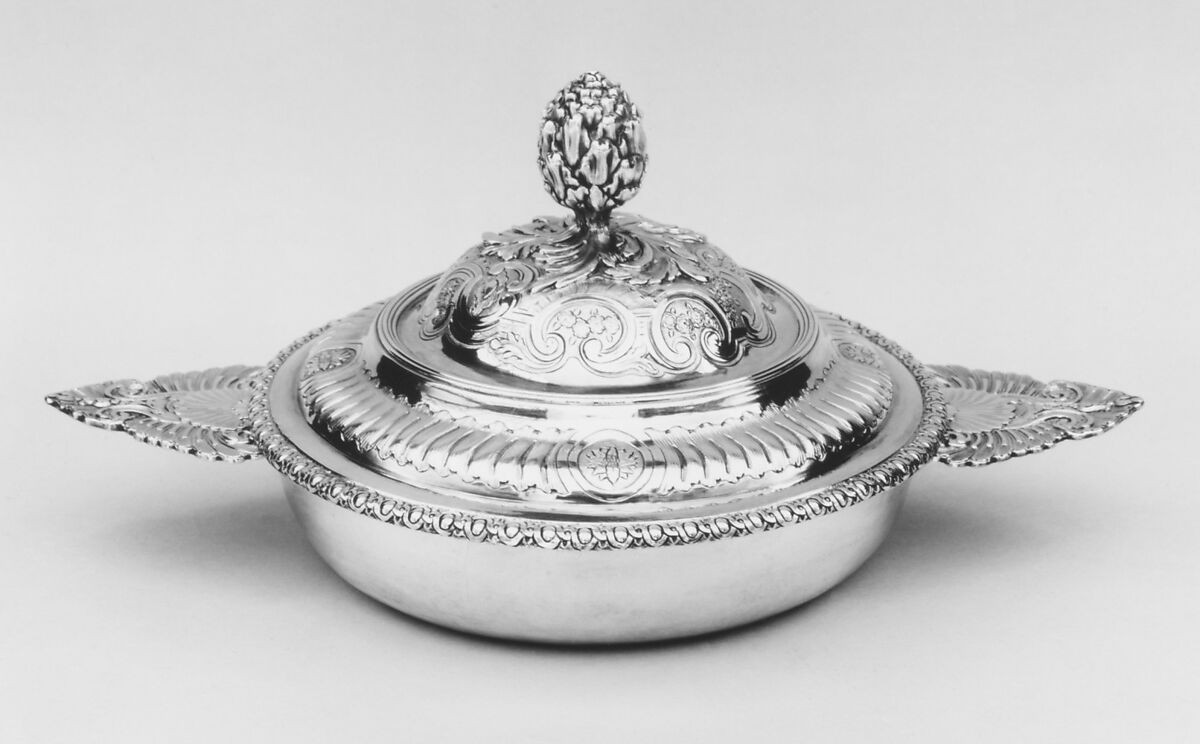 Broth bowl with cover (écuelle), Éloi Guérin (ca. 1704–in or before 1765, master 1727, retired 1760), Silver, French, Paris 