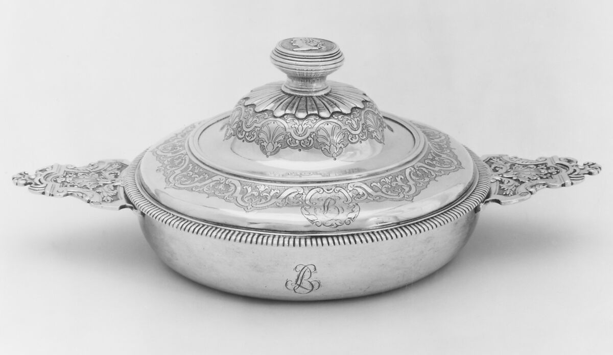 Broth bowl with cover (écuelle), Gabriel Tillet (1677–1757, master 1703, retired 1756), Silver, French, Bordeaux 