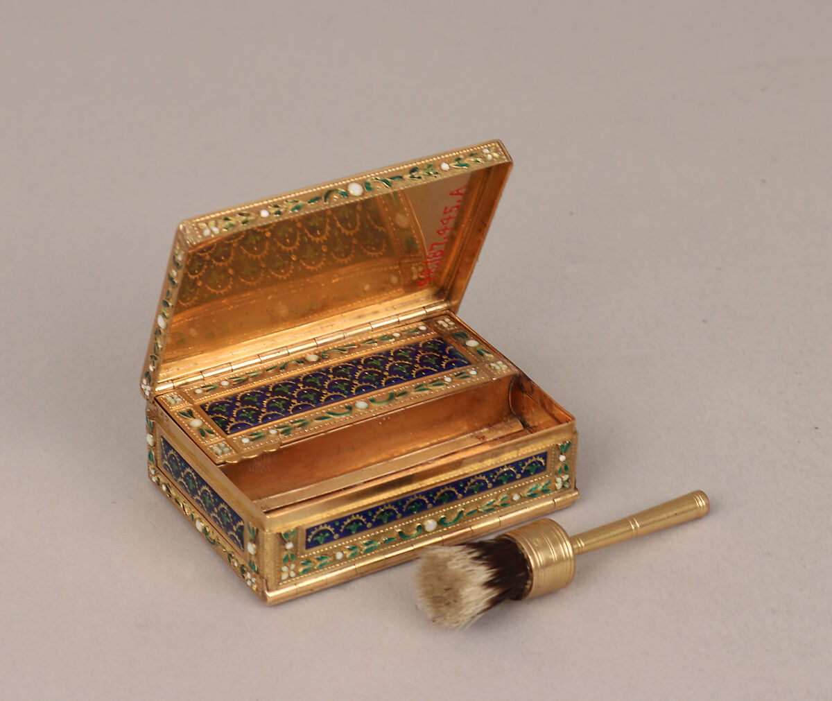 Patch box, Gold, enamel; hair, French, Paris