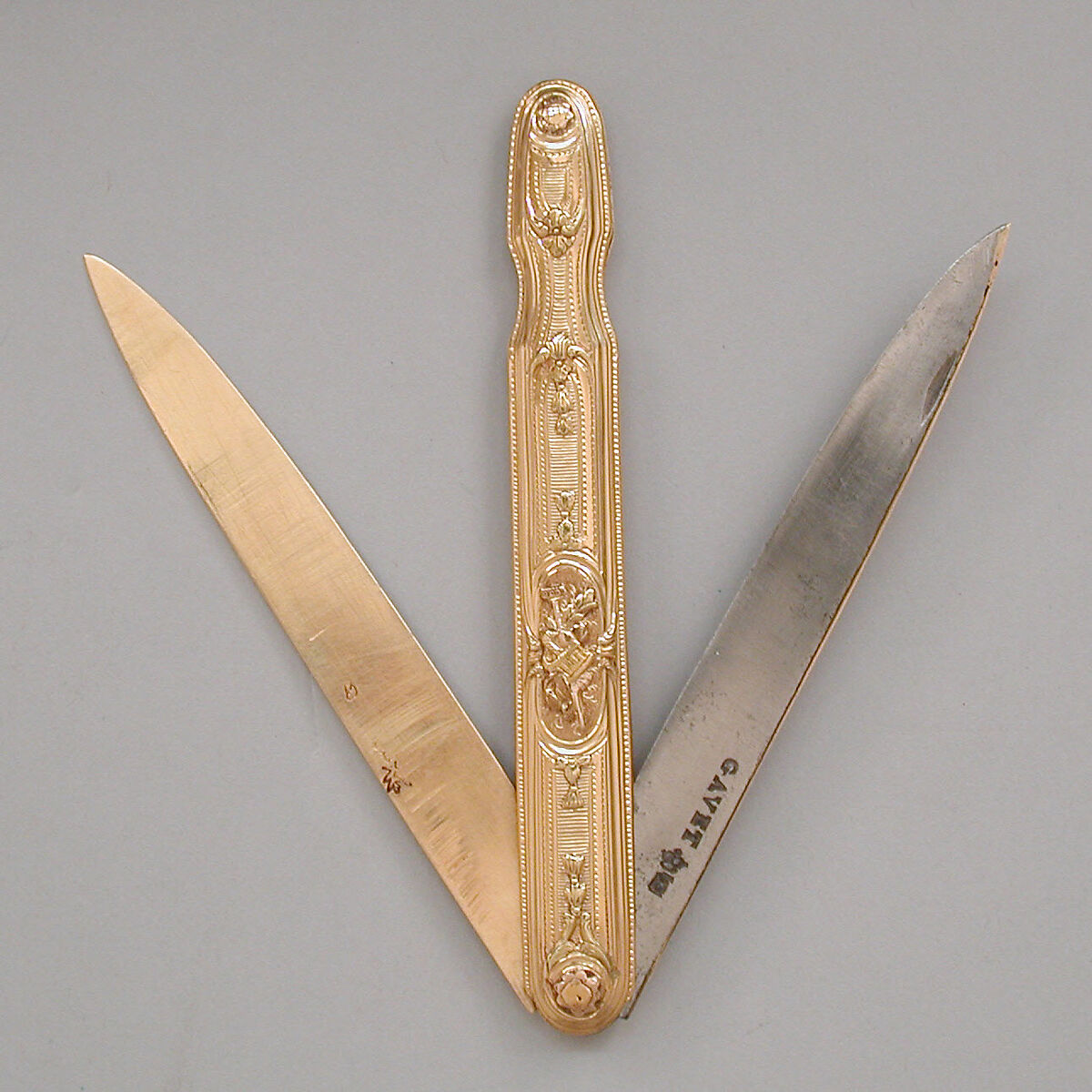 Pocket knife, Probably by Jean Gavet (cutler to the King 1757, master goldsmith 1769, recorded 1781), Gold, steel, French, Paris 