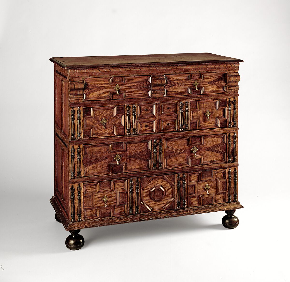 Chest of drawers, The Symonds Shop Tradition American, Red oak, walnut, cedar, maple, white pine, American