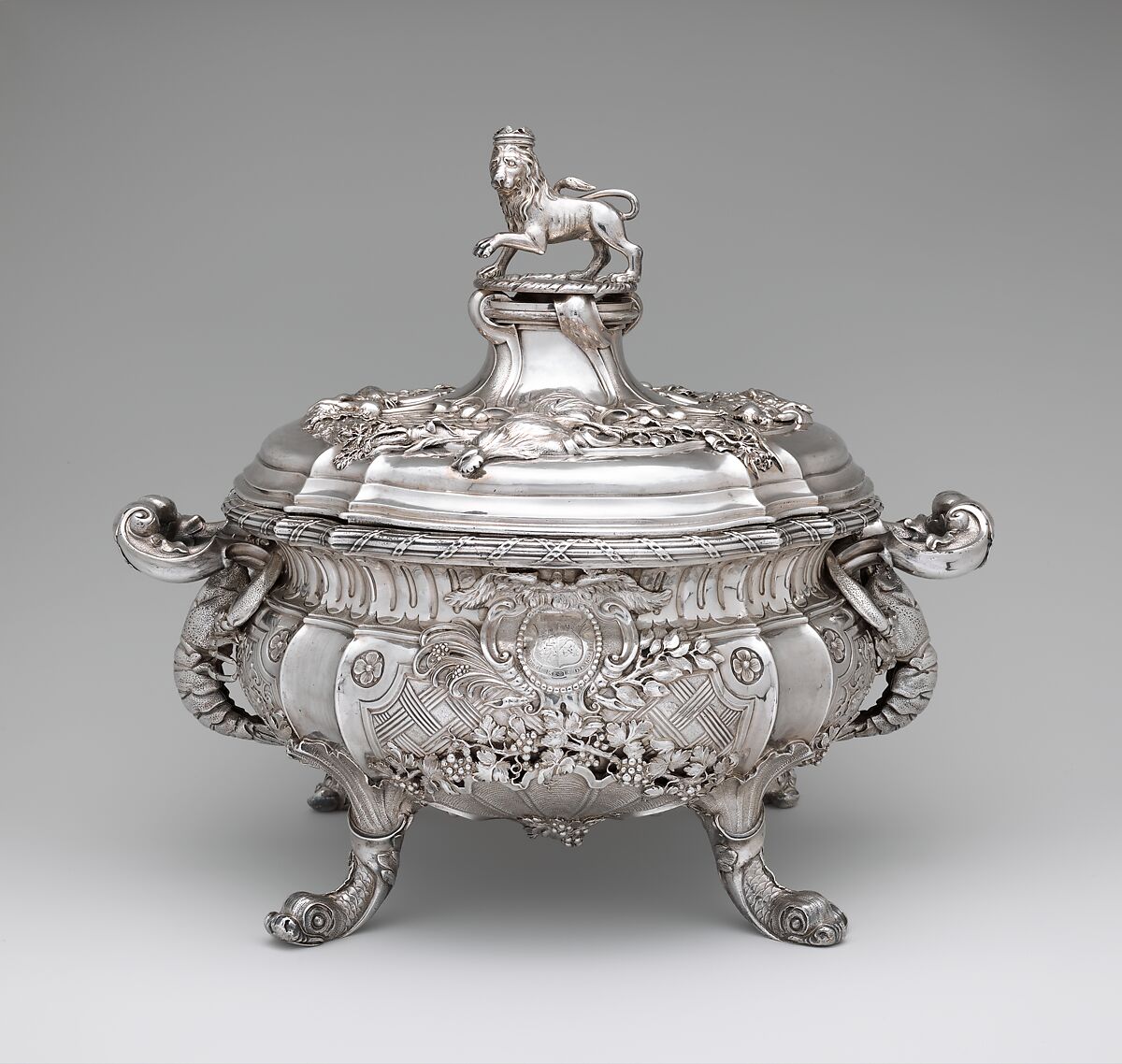 Tureen, Paul de Lamerie (British, 1688–1751, active 1712–51), Silver, British, London 