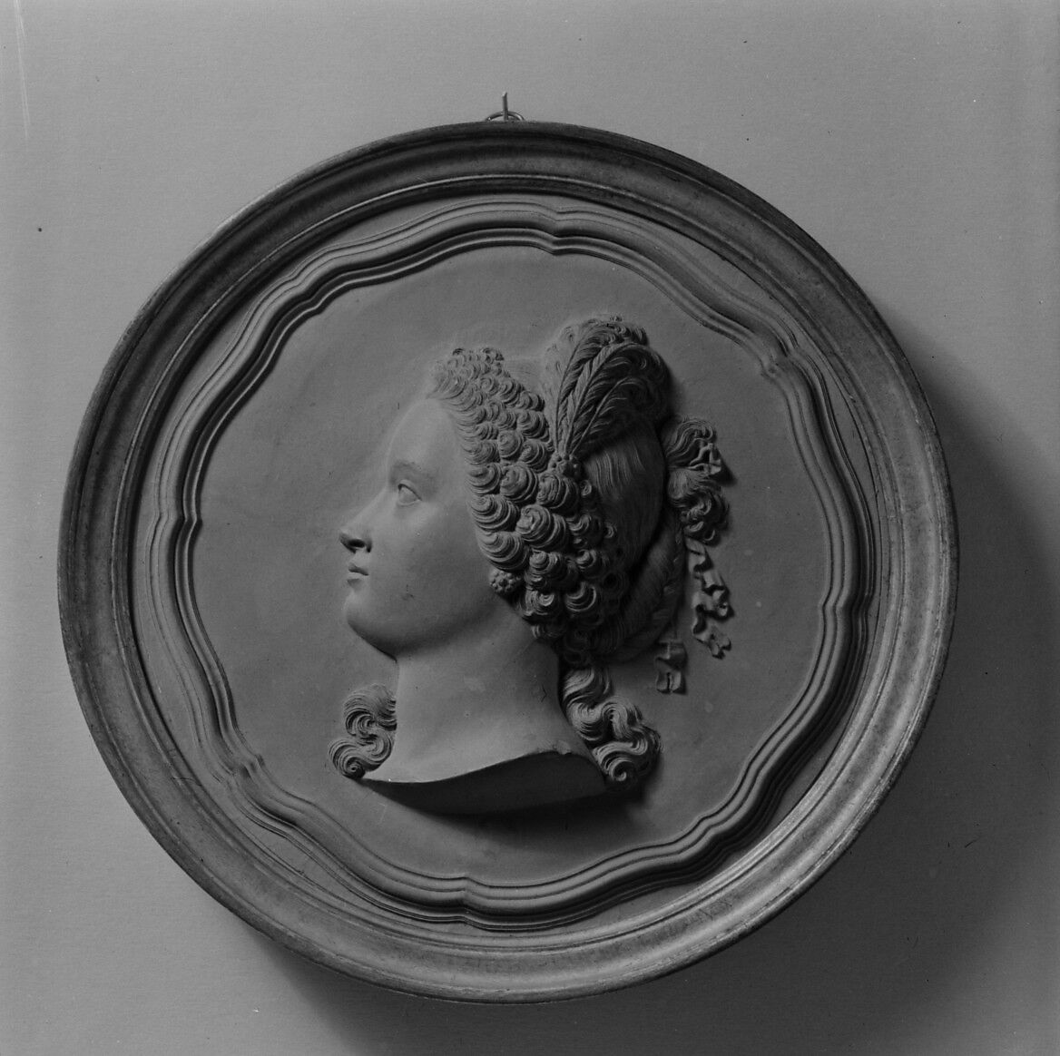 Portrait of a lady, Jean-Baptiste Nini (Italian, Urbino 1717–1786 Chaumont-sur-Loire), Medallion: cast terracotta (terre de Chaumont); frame: gilt wood, French, Chaumont-sur-Loire 