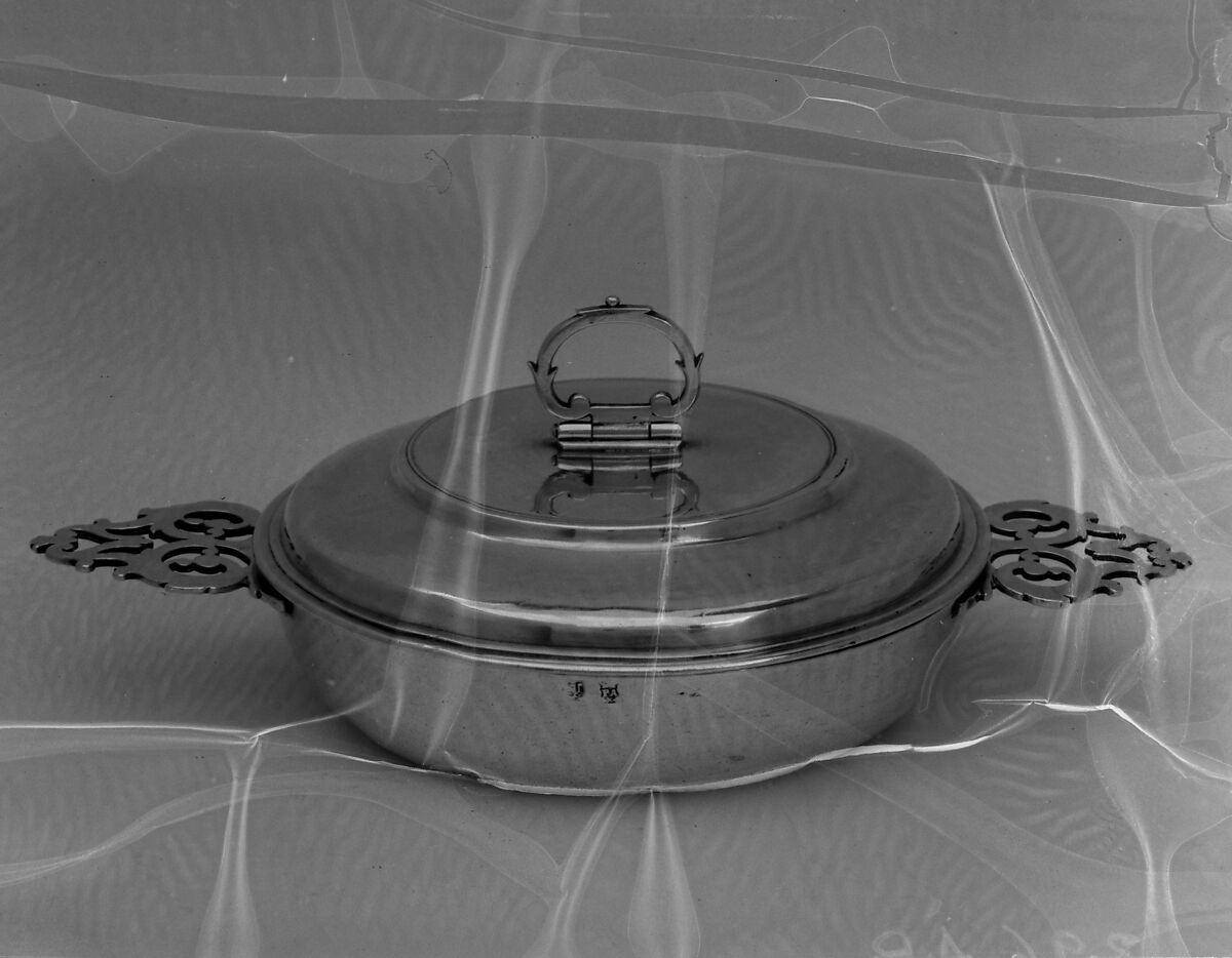 Dish with cover (Écuelle), Silver, Swiss, Geneva 