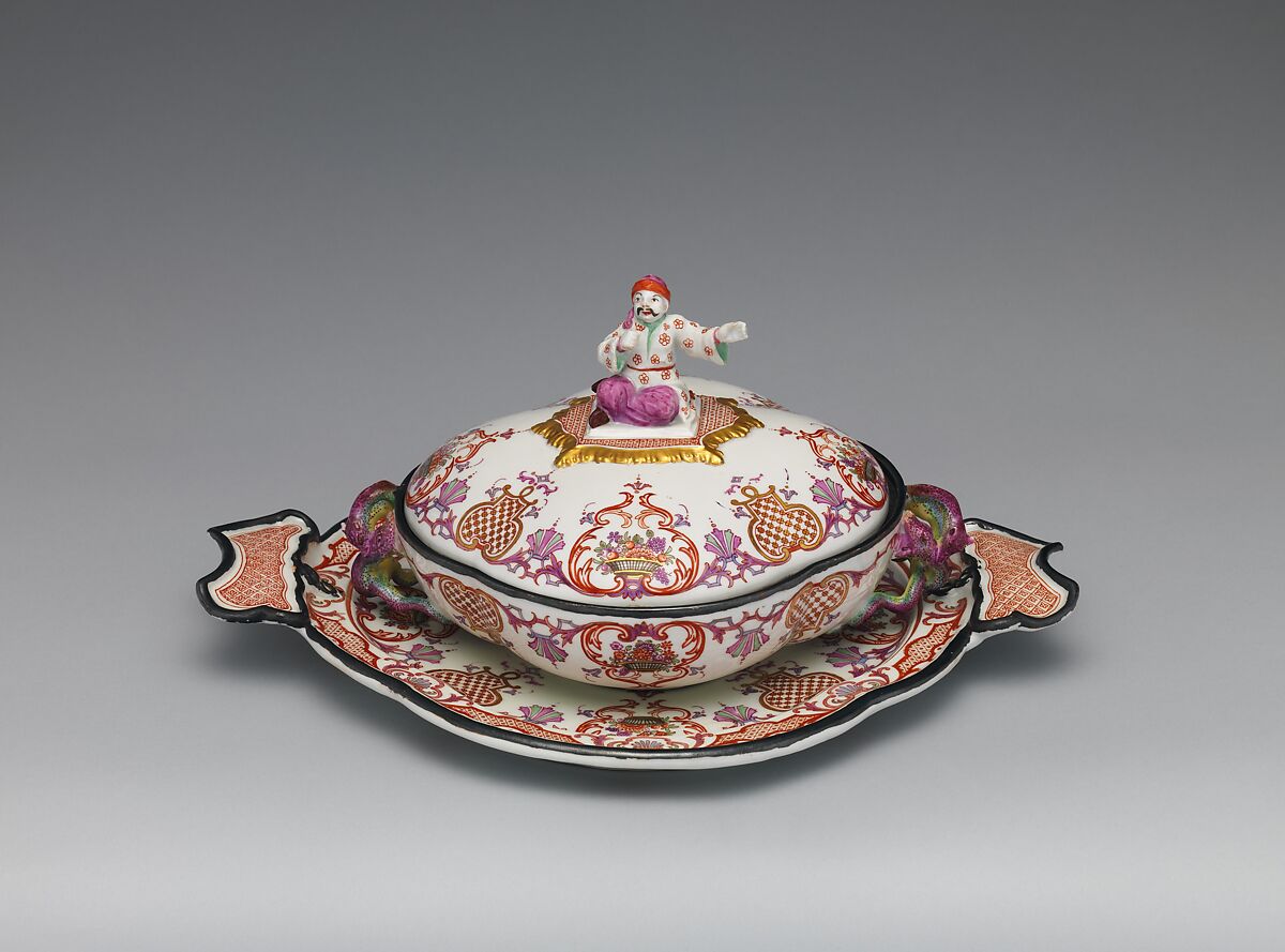 Small tureen and stand, Vienna, Hard-paste porcelain, Austrian, Vienna 