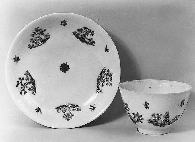 Teabowl and saucer, Meissen Manufactory (German, 1710–present), Hard-paste porcelain, German, Meissen with French, Paris decoration 