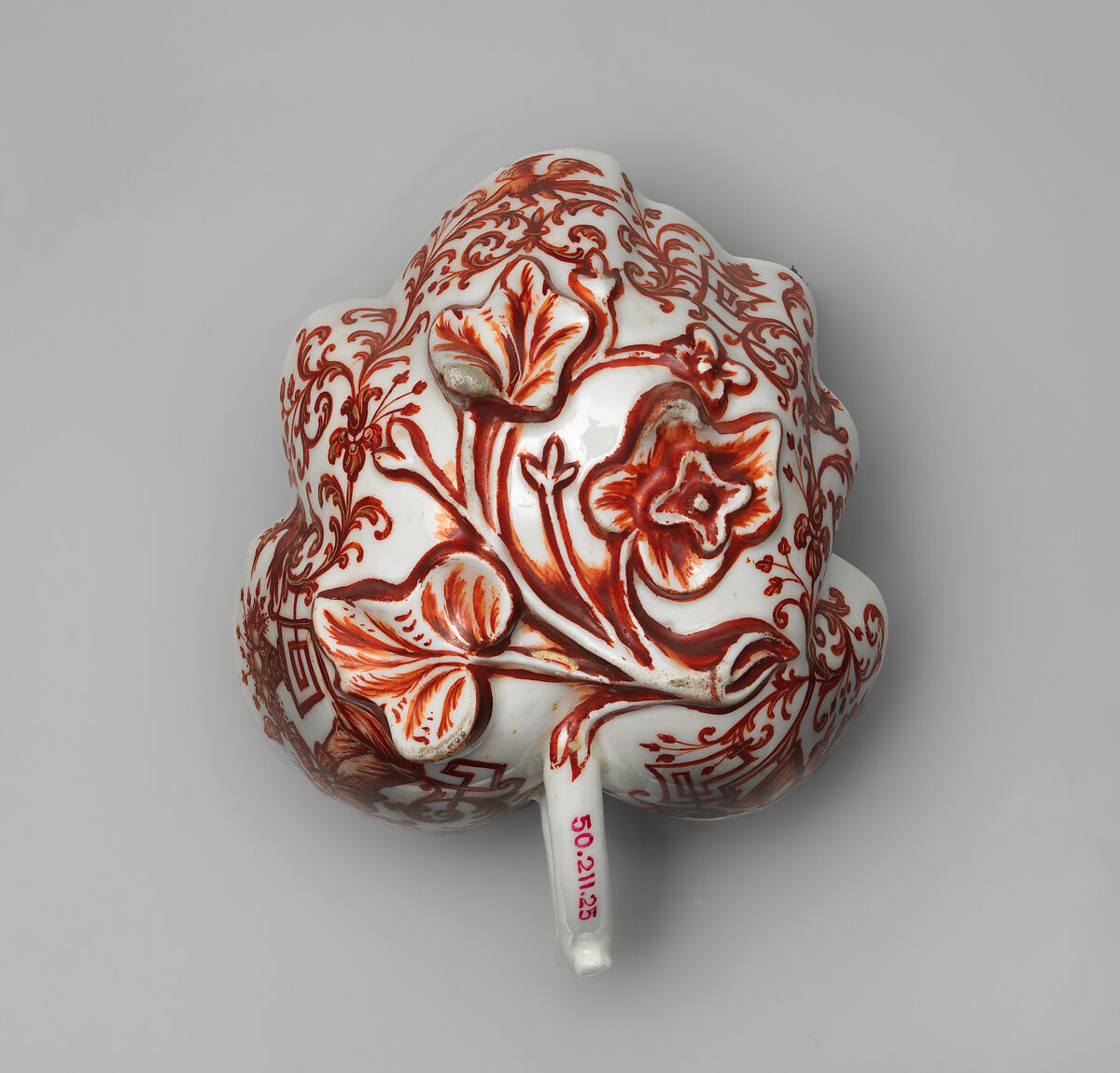 Dish, Meissen Manufactory (German, 1710–present), Hard-paste porcelain, German, Meissen with German, Kronstadt decoration