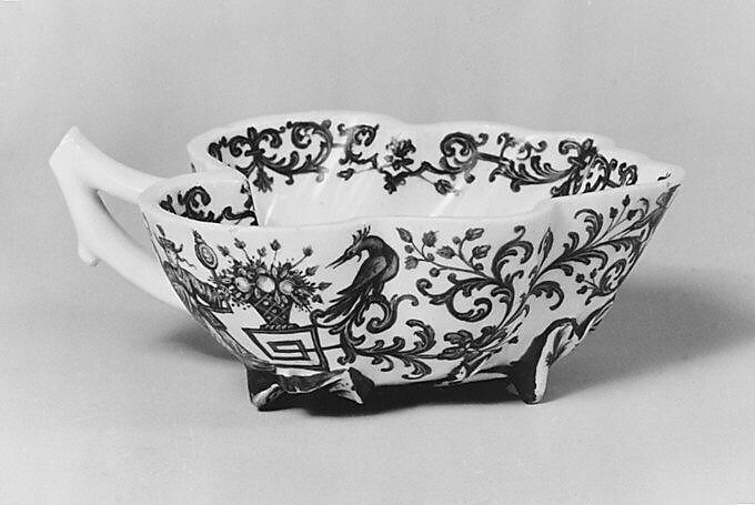 Dish, Meissen Manufactory (German, 1710–present), Hard-paste porcelain, German, Meissen with German, Kronstadt decoration 