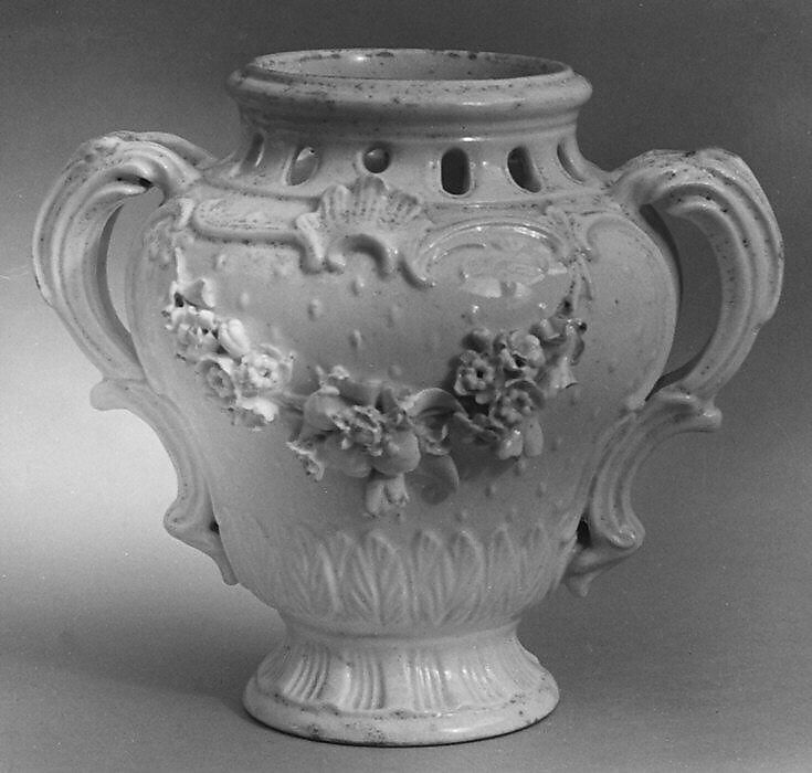 Potpourri vase (one of a pair), Royal Porcelain Manufactory (Danish, 1775–present), Soft-paste porcelain, Danish, Copenhagen 