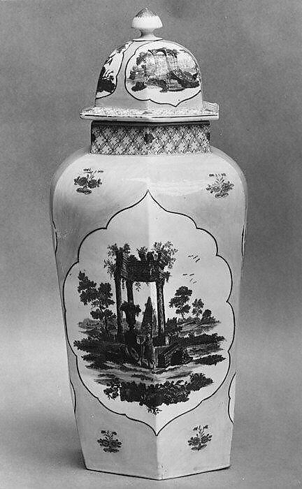 Vase with cover, Worcester factory (British, 1751–2008), Soft-paste porcelain, British, Worcester 