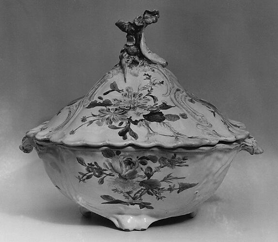 Tureen with cover