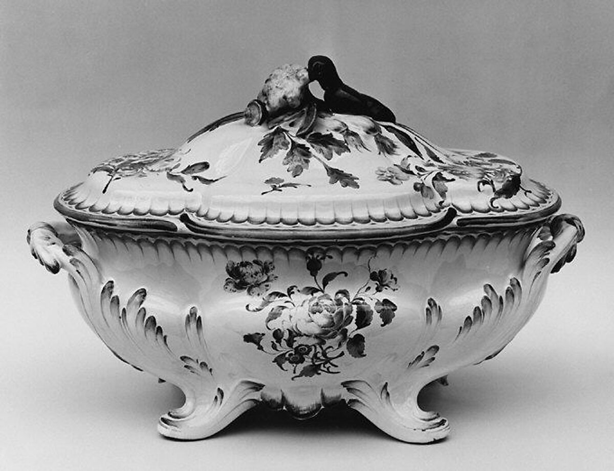 Tureen with cover, Niderviller (French, manufactory established 1735), Faience (tin-glazed earthenware), French, Niderviller 