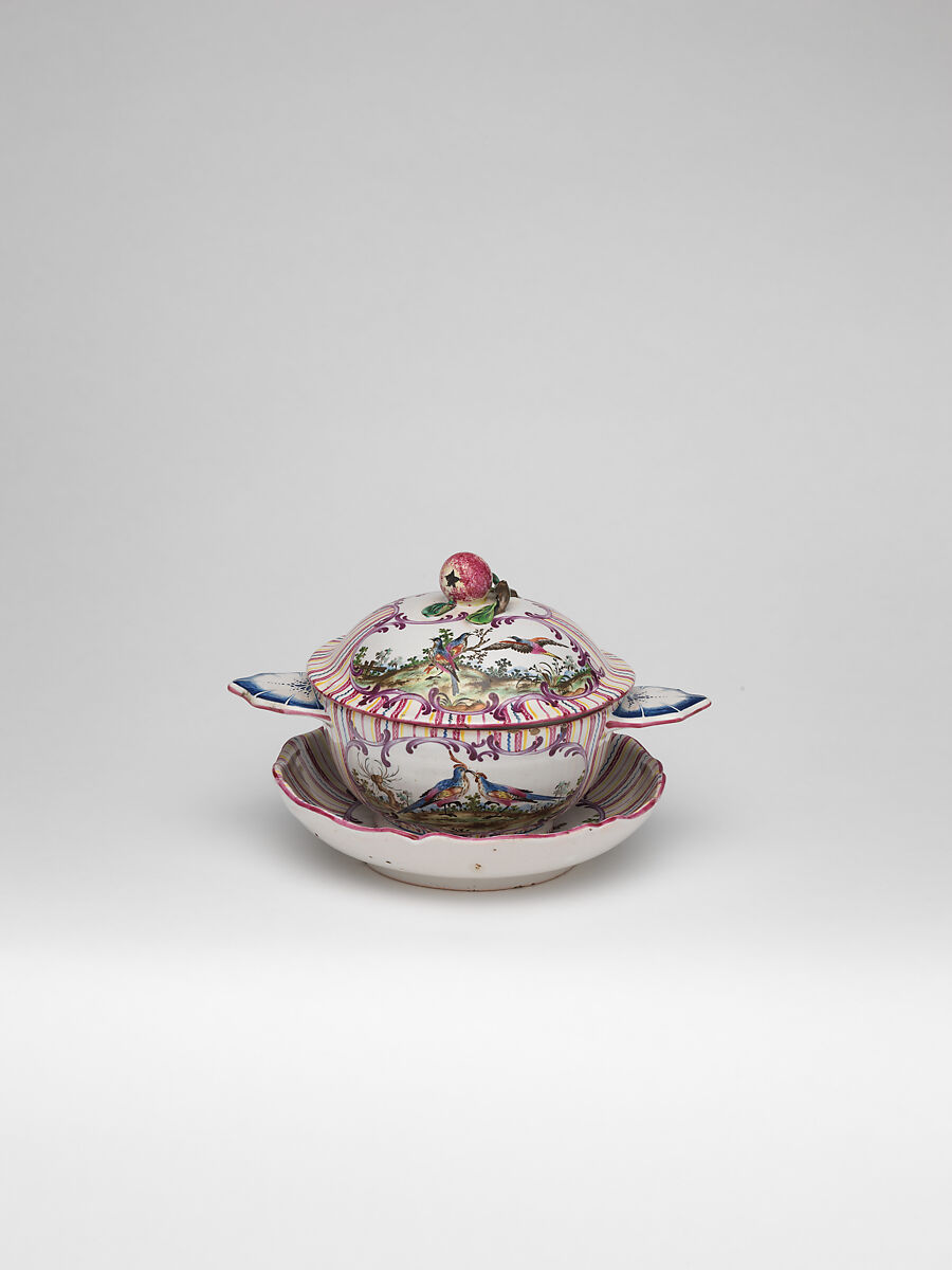 Bouillon bowl with cover, Faience (tin-glazed earthenware), French, Aprey 