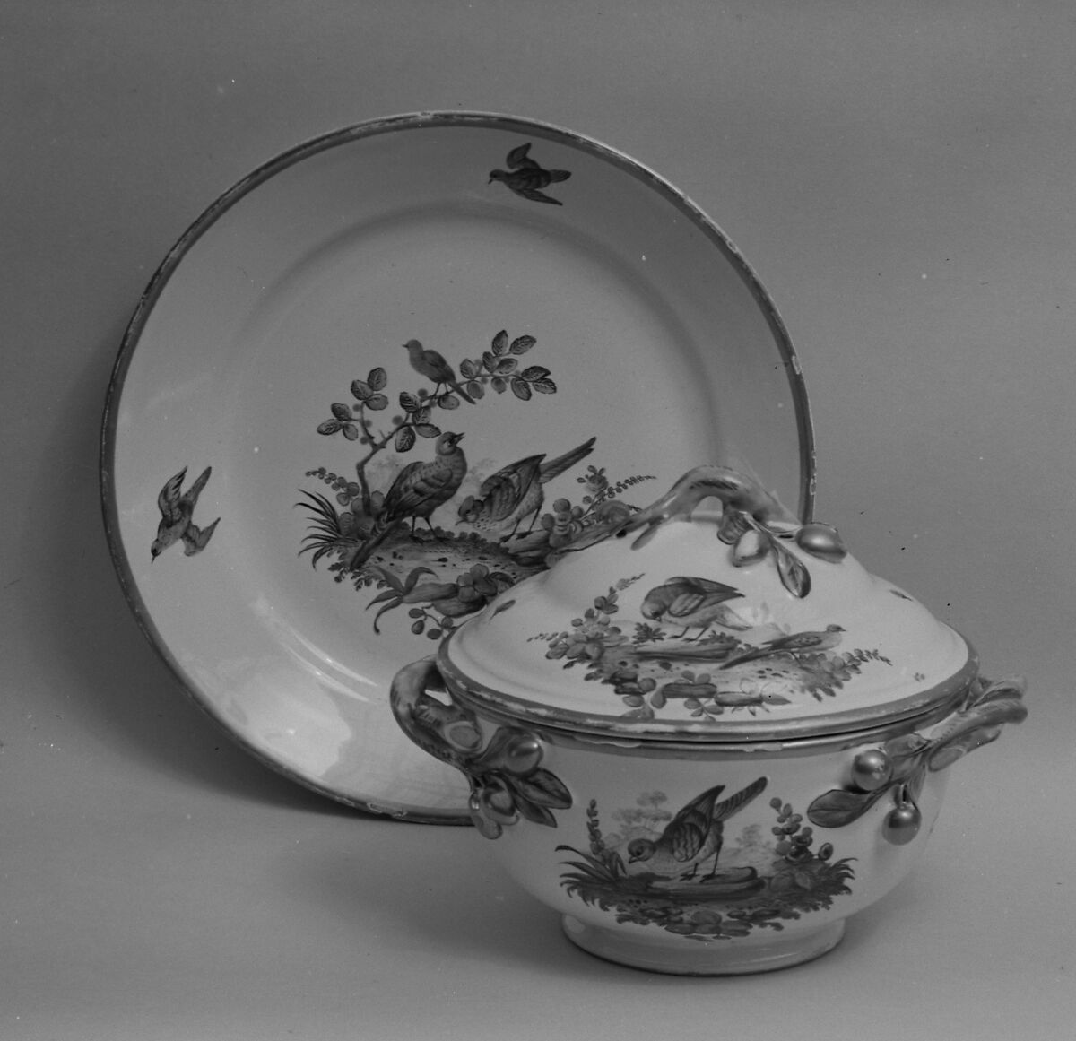 Bouillon bowl with cover, Faience (tin-glazed earthenware), French, St. Clement 