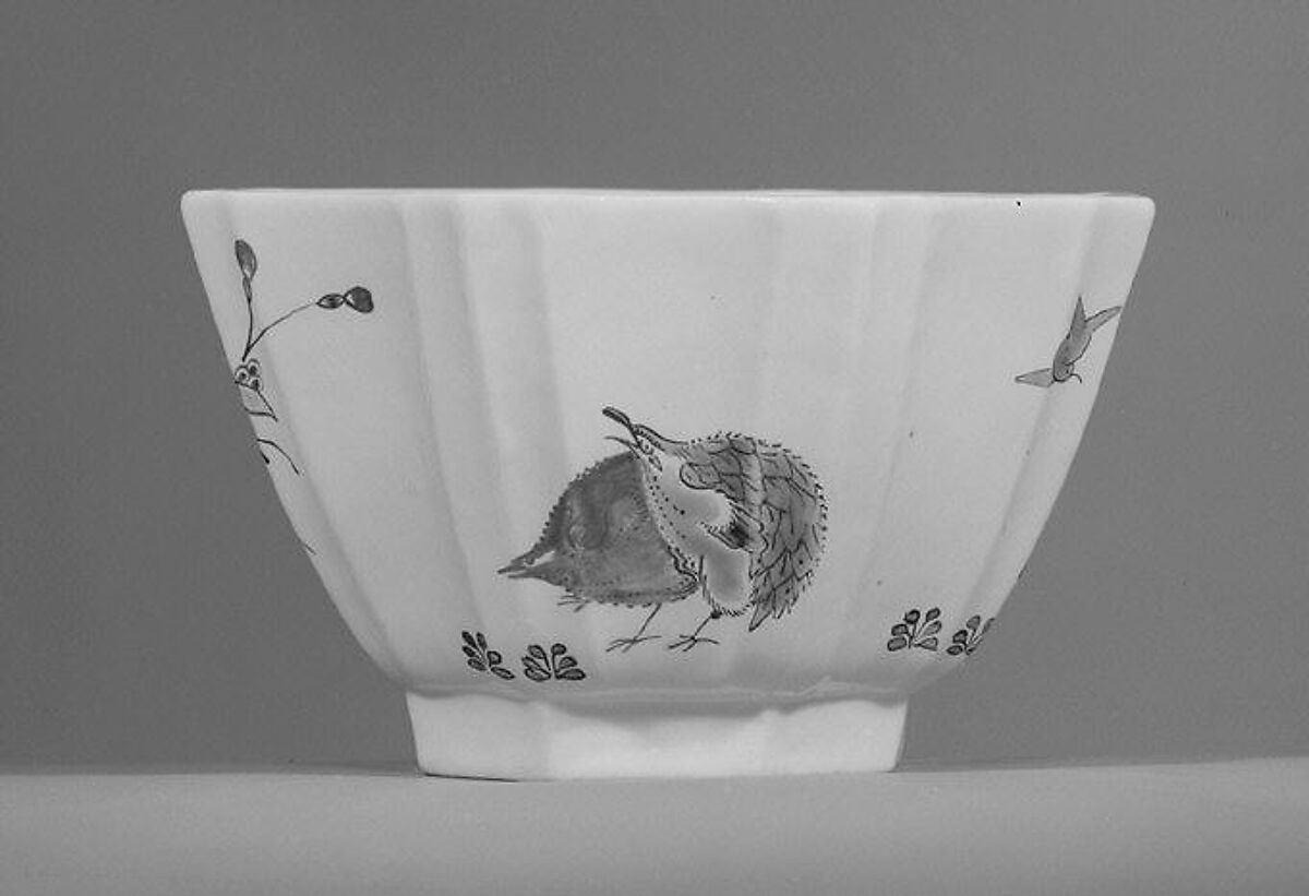 Bowl, Chantilly (French), Tin-glazed soft-paste porcelain, French, Chantilly