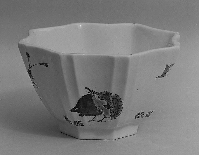 Bowl, Chantilly (French), Tin-glazed soft-paste porcelain, French, Chantilly