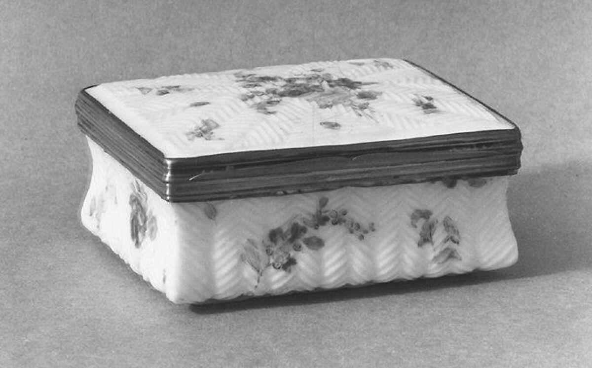 Box, Mennecy, Soft-paste porcelain, silver, French, Mennecy 
