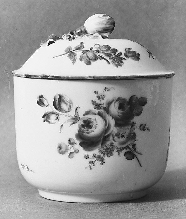 Jar with cover, Mennecy, Soft-paste porcelain, French, Mennecy 
