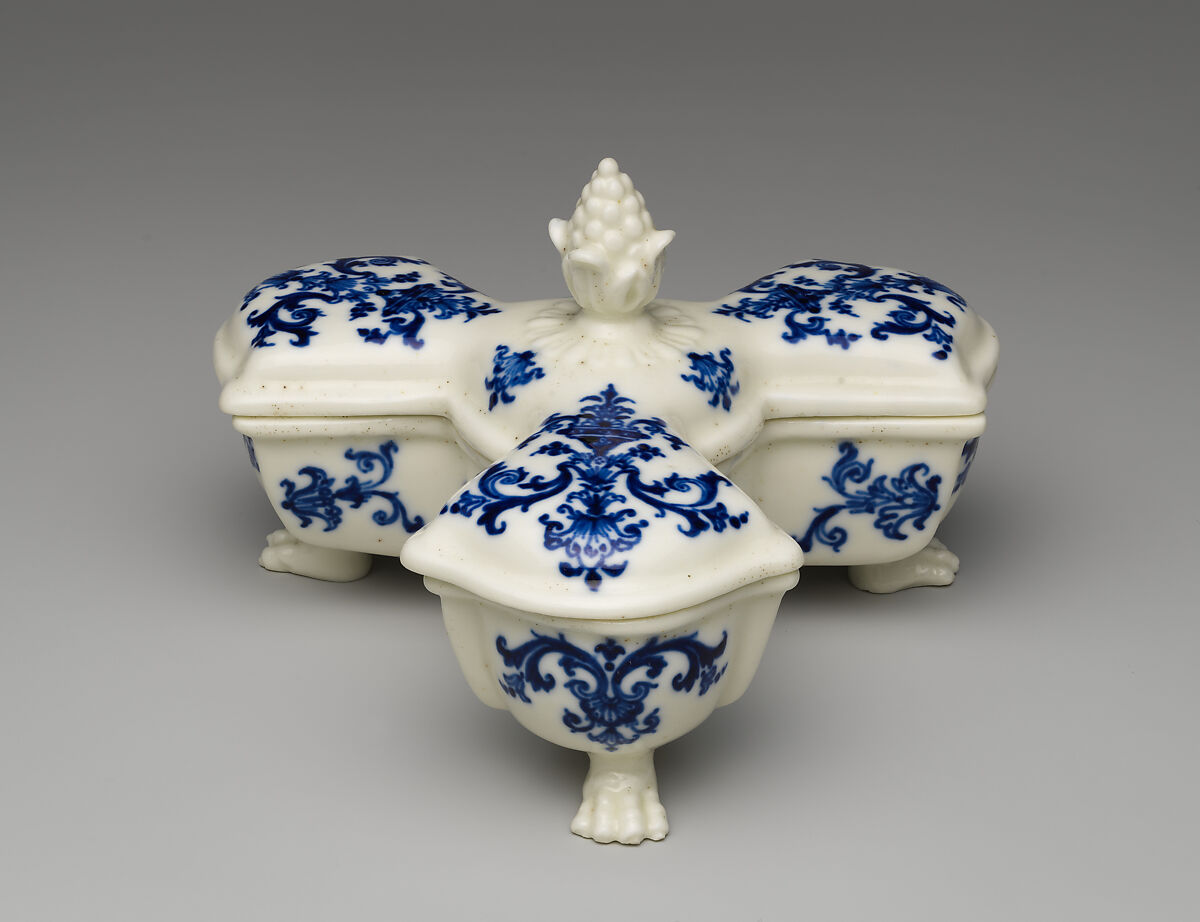 Spice box with cover (Poivrière), Saint-Cloud factory (French, mid-1690s–1766), Soft-paste porcelain, French, Saint-Cloud 