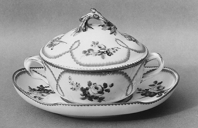 Bowl with cover (écuelle) and tray, Sèvres Manufactory (French, 1740–present), Soft-paste porcelain, French, Sèvres 