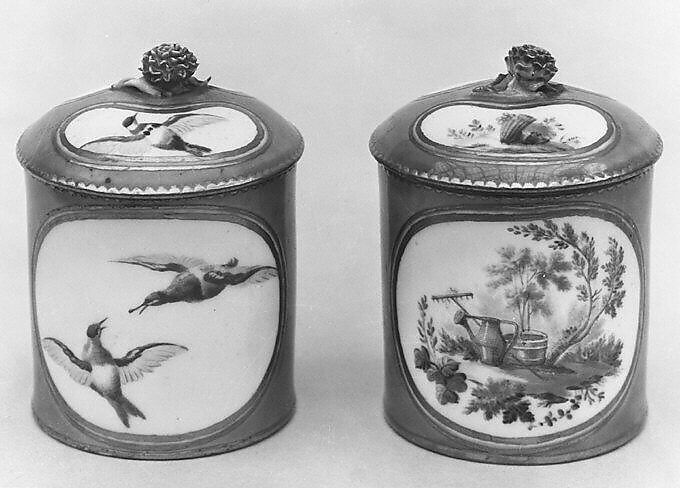 Pomade jar (one of a pair), Sèvres Manufactory (French, 1740–present), Soft-paste porcelain, French, Sèvres 