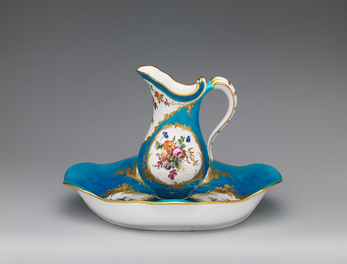 Ewer and basin (pot à la Romaine uni et jatte ovale), Vincennes Manufactory (French, ca. 1740–1756), Soft-paste porcelain, French, Vincennes 