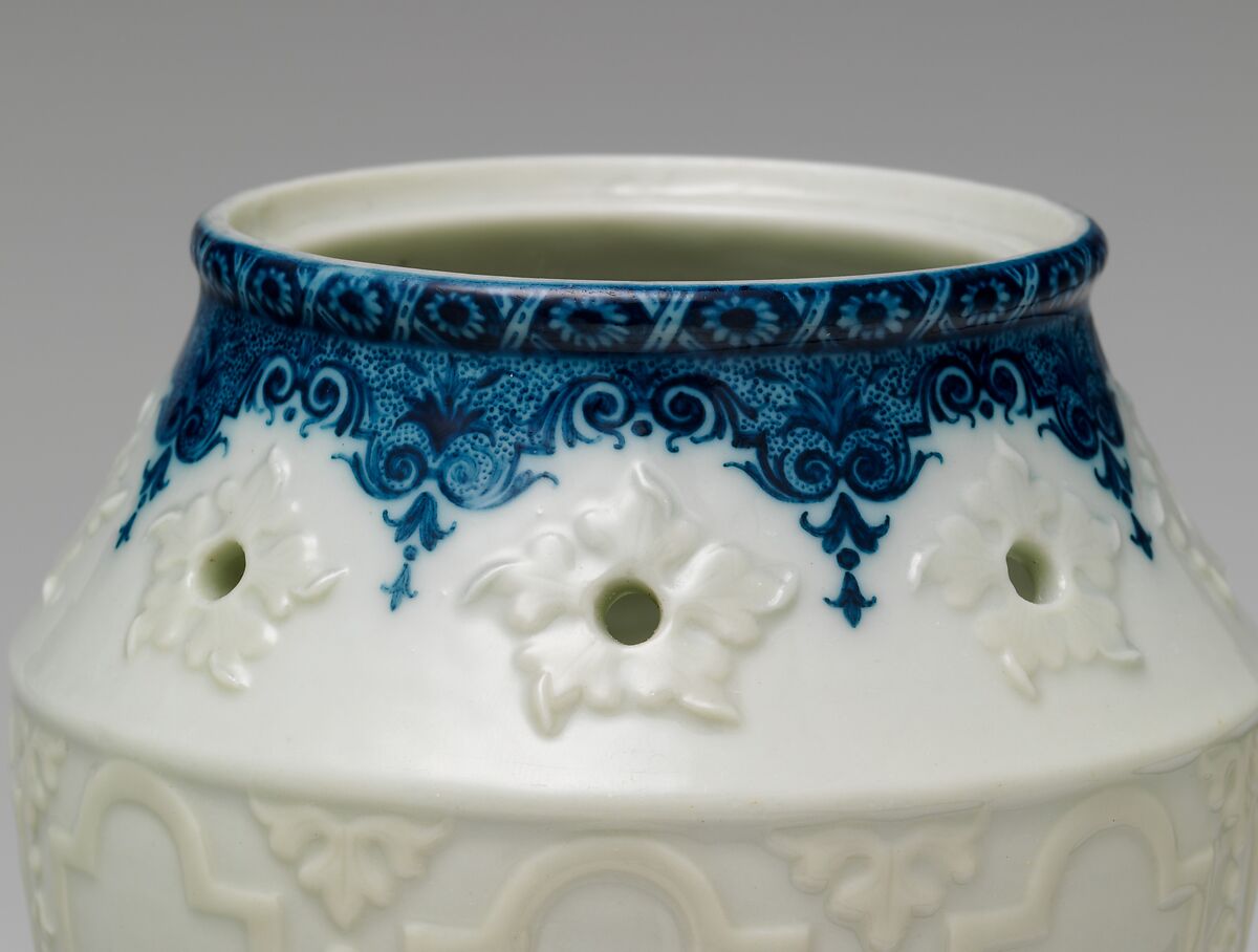 Potpourri jar, Louis Poterat Manufactory (French, early 1690s–1696), Soft-paste porcelain decorated in underglaze blue, French, Rouen