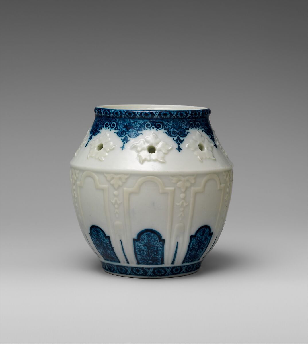 Potpourri jar, Louis Poterat Manufactory (French, early 1690s–1696), Soft-paste porcelain decorated in underglaze blue, French, Rouen 
