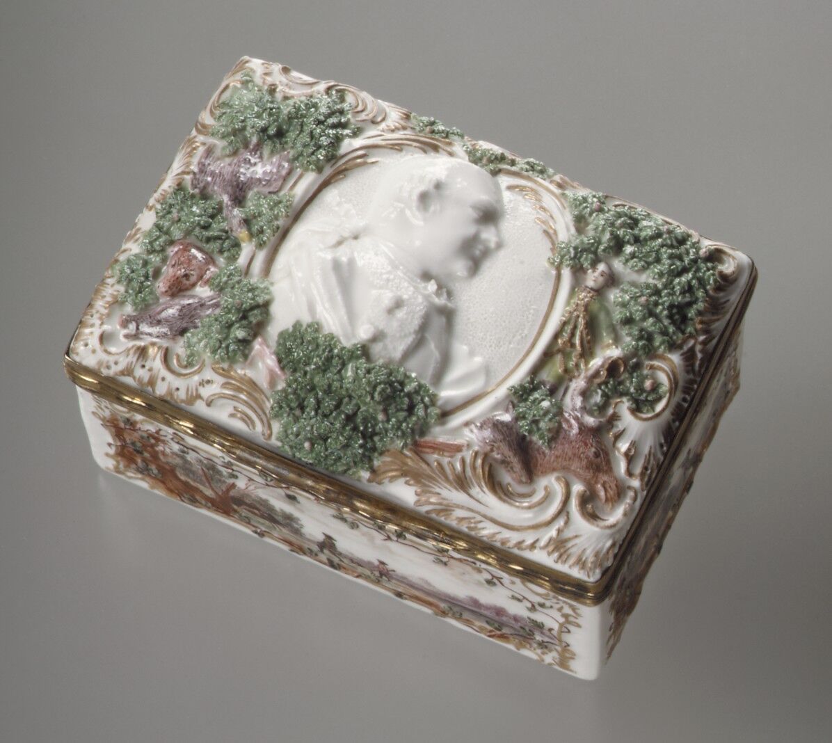 Snuffbox, Fürstenberg Porcelain Manufactory (German, founded 1747), Hard-paste porcelain, silver-gilt mounts, German, Fürstenberg 