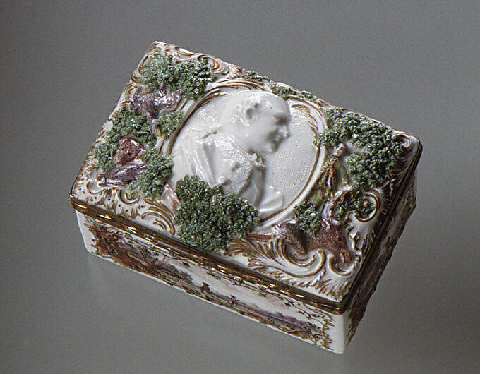 Snuffbox, Fürstenberg Porcelain Manufactory (German, founded 1747), Hard-paste porcelain, silver-gilt mounts, German, Fürstenberg
