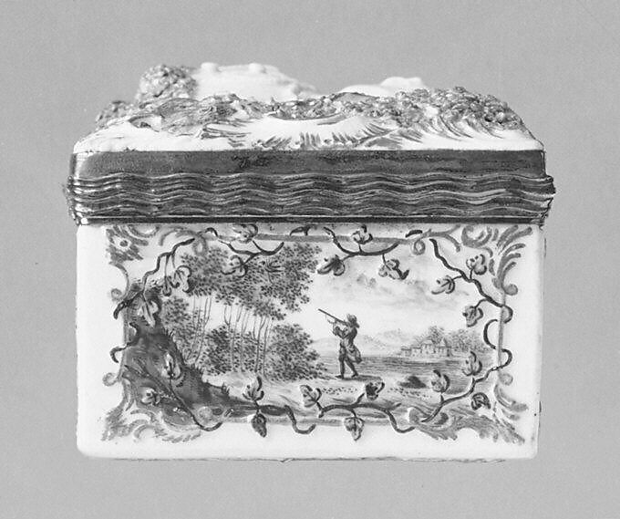 Snuffbox, Fürstenberg Porcelain Manufactory (German, founded 1747), Hard-paste porcelain, silver-gilt mounts, German, Fürstenberg