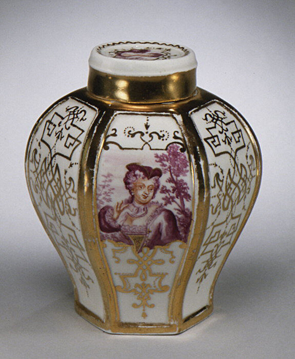 Caddy with cover, Decorated by the Hausmaler Abraham Seuter (German, working Augsburg, 1689–1747), Hard-paste porcelain, German, Augsburg