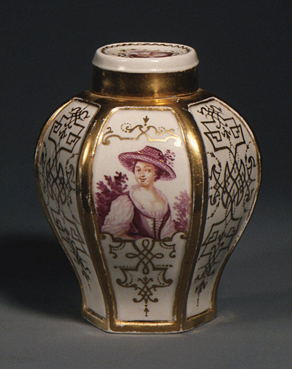 Caddy with cover, Decorated by the Hausmaler Abraham Seuter (German, working Augsburg, 1689–1747), Hard-paste porcelain, German, Augsburg