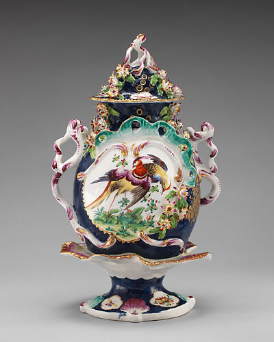 Vase with cover (part of a garniture)