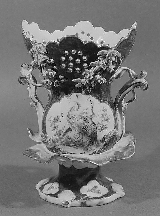 Beaker (part of a garniture), Bow Porcelain Factory (British, 1747–1776), Soft-paste porcelain, British, Bow, London