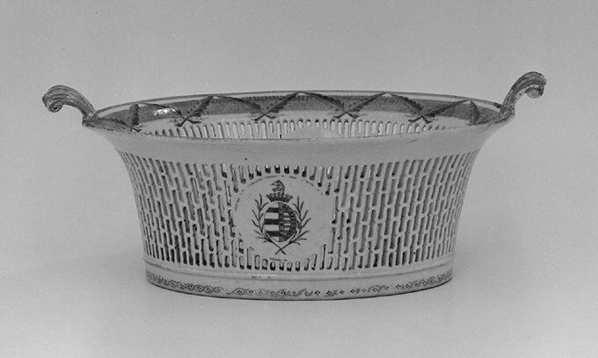 Fruit basket (part of a service), Hard-paste porcelain, Chinese, for Portuguese market 