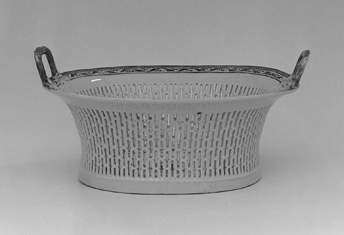 Fruit basket (part of a service), Hard-paste porcelain, Chinese, for British market 