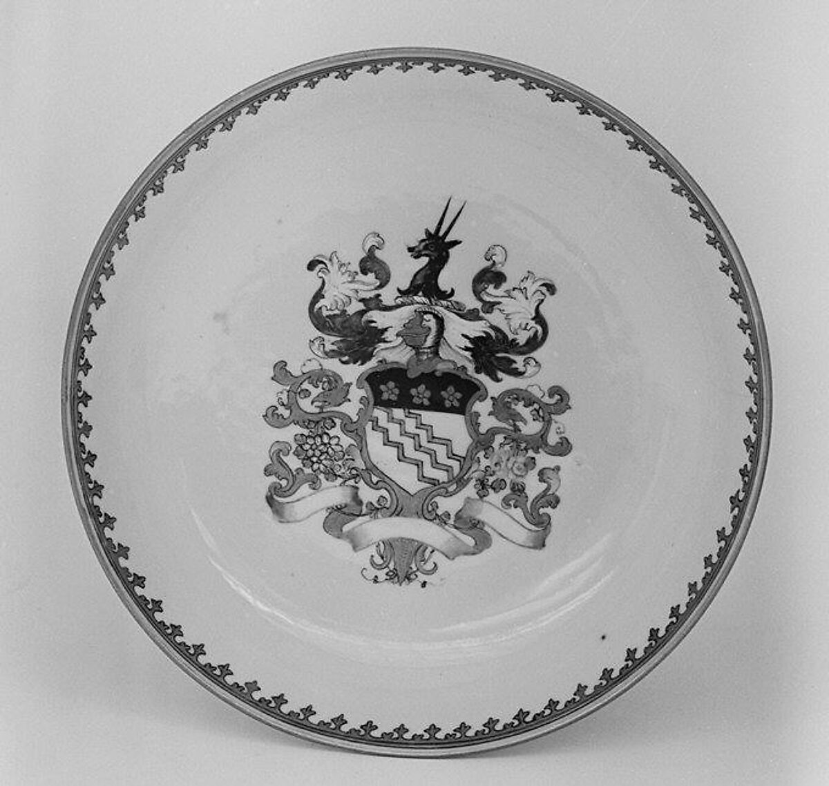 Saucer (part of a service), Hard-paste porcelain, Chinese, for British market 